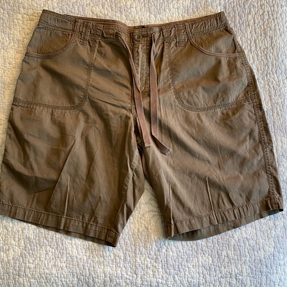 🌴 Used Womens 10” Brown Shorts w/ Pockets Sz 12